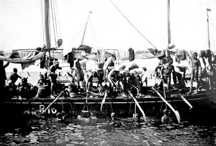 Arab pearl-divers at work in the Persian Gulf from: George Frederick Kunz, The Book of the Pearl (New York: Century, 1908). Courtesy of Hathi Trust