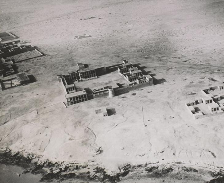 Photograph of Doha Palace looking South, 9 May 1934. IOR/L/PS/12/1956, f. 9r