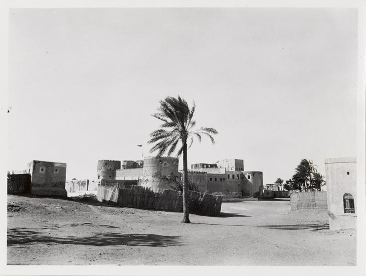 Photograph of the fort at Barka, where the Imam’s son and nephew were imprisoned. IOR/L/PS/12/3940, f. 26r
