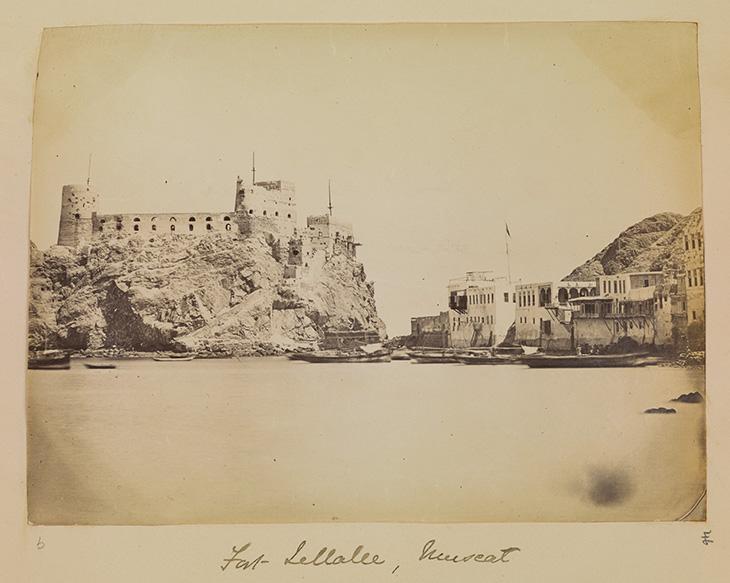 Photograph of &#039;Fort Jellalee, Muscat&#039;. Photo 355/1/46, f. 24r-a