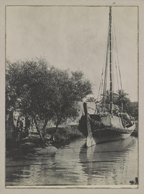 Photograph of a muhaylah at anchor in Mohammerah [Khorramshahr], 1917. Photo 496/6/42