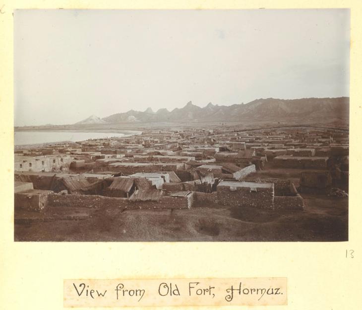 ‘View from Old Fort, Hormuz’ which is reproduced in Lorimer’s Gazetteer. (IOR/L/PS/20/C91/4, p. 750a). Photo 49/1/13